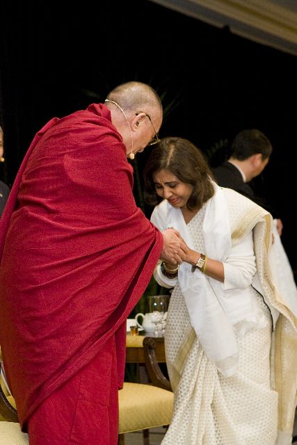 [Urmi+Basu+Dalai+Lama[1].jpg]